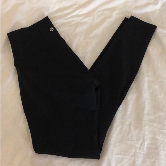 Black Lulu Leggings🖤 - Picture 1 of 3